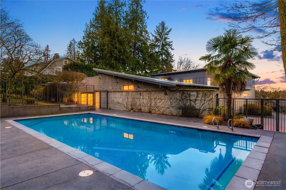 4218 92nd Avenue NE Yarrow Point, WA 98004