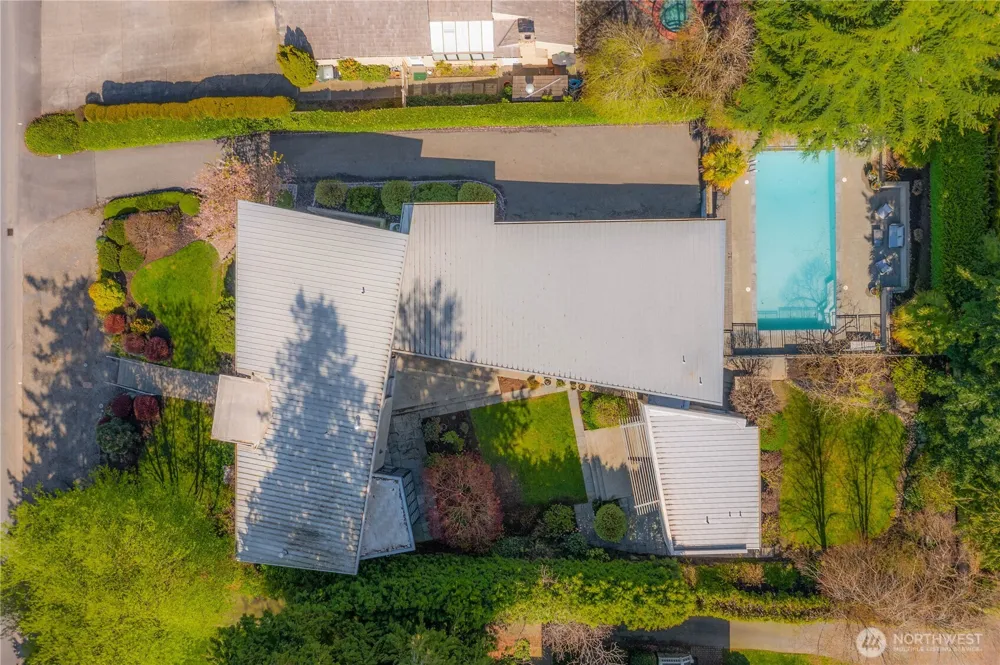 4218 92nd Avenue NE Yarrow Point, WA 98004