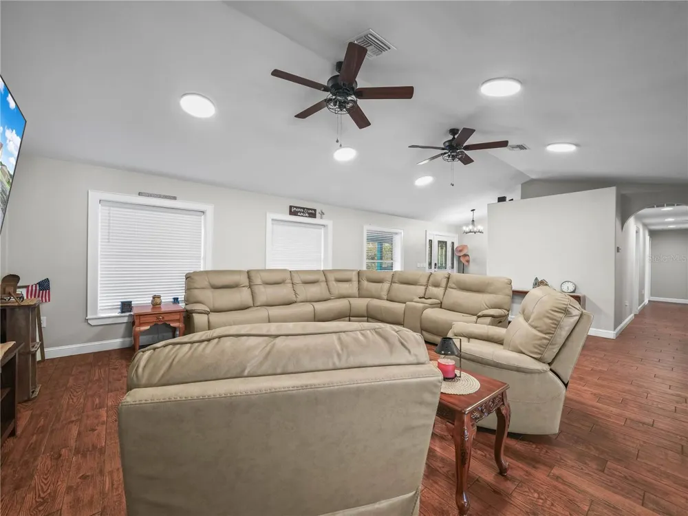 124 PANGOLA DRIVE Winter Haven, FL 33880