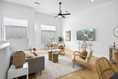 1702 S Lamar Boulevard #21