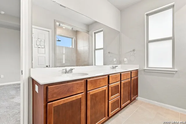9102 DEVILS RIV Converse, TX 78109