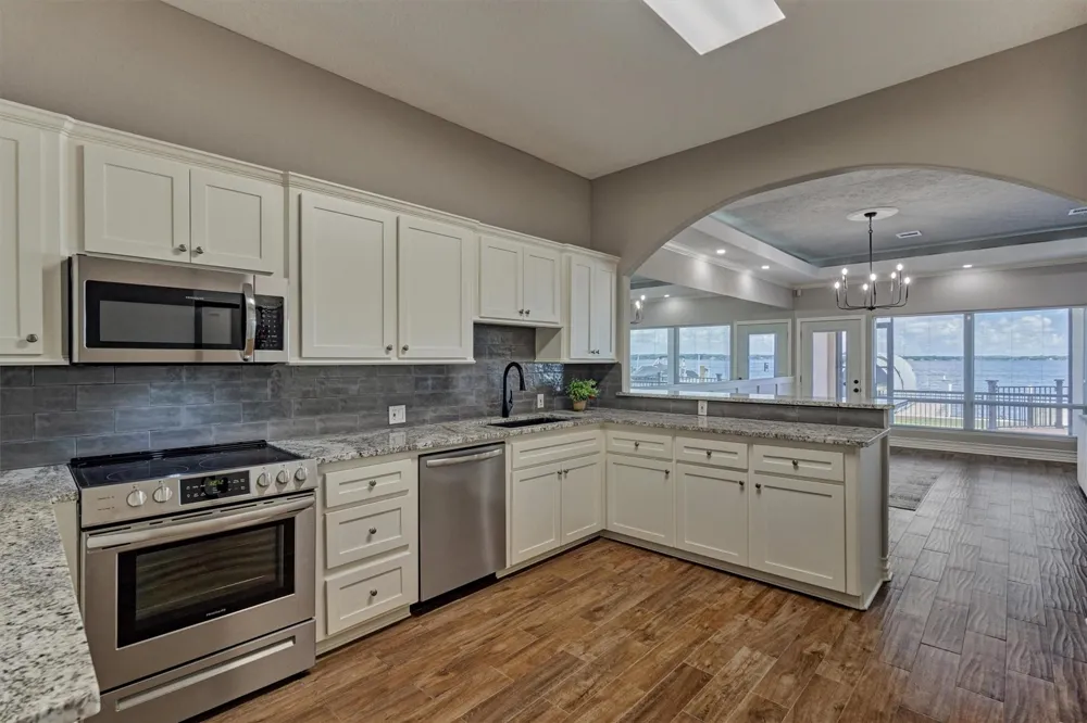 4 Regency Point Montgomery, TX 77356