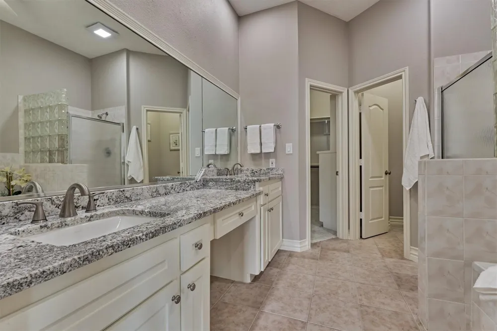 4 Regency Point Montgomery, TX 77356