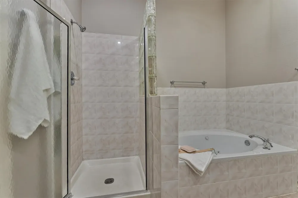 4 Regency Point Montgomery, TX 77356