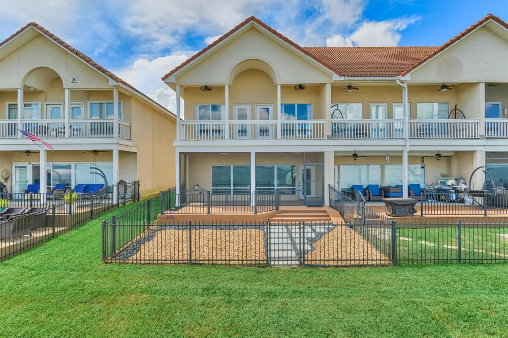4 Regency Point Montgomery, TX 77356