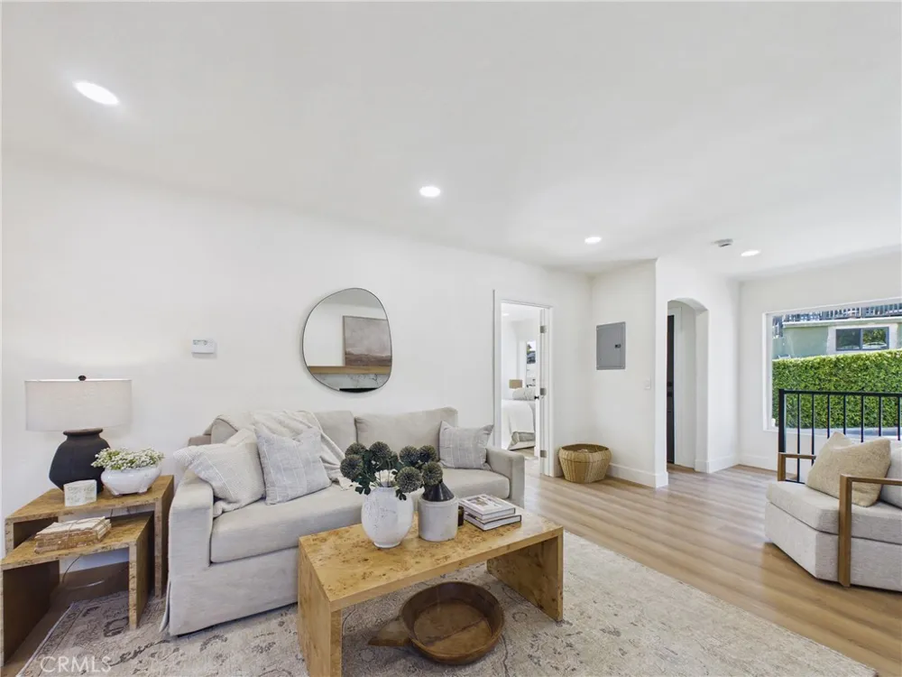 6148 Mount Angelus Drive Los Angeles, CA 90042