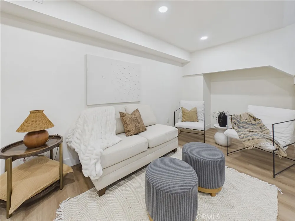 6148 Mount Angelus Drive Los Angeles, CA 90042