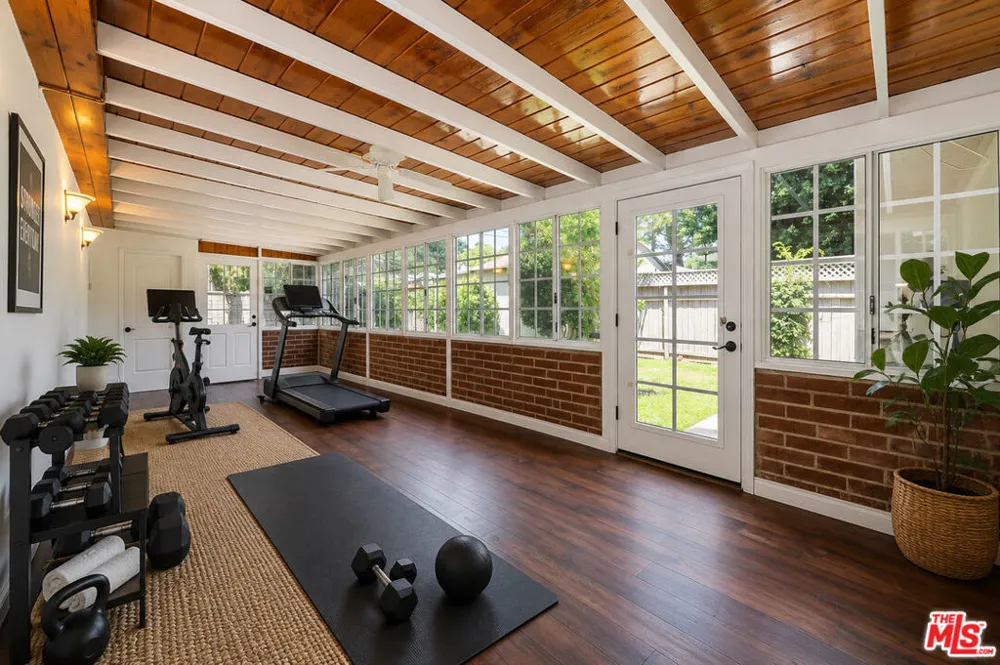 4421 Strohm Avenue Toluca Lake, CA 91602