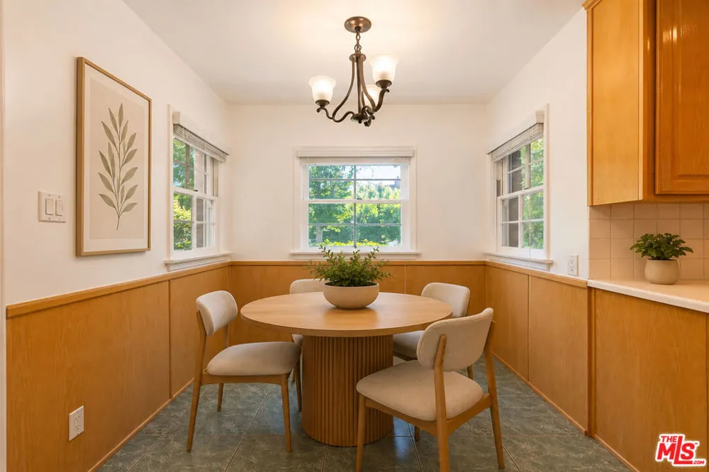 4421 Strohm Avenue Toluca Lake, CA 91602