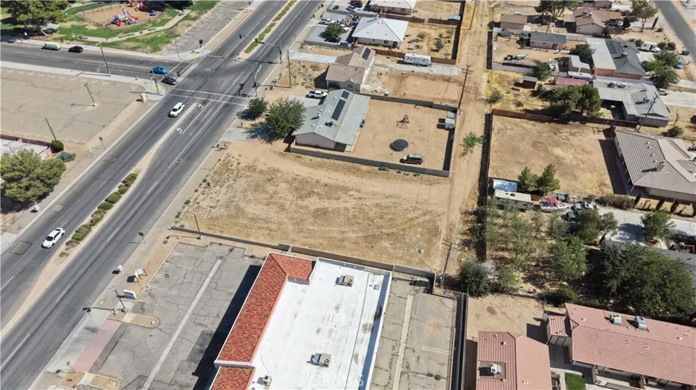 111 Navajo Apple Valley, CA 92308