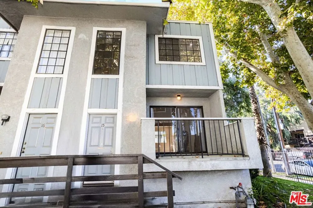 9140 Burnet Avenue #15 North Hills, CA 91343