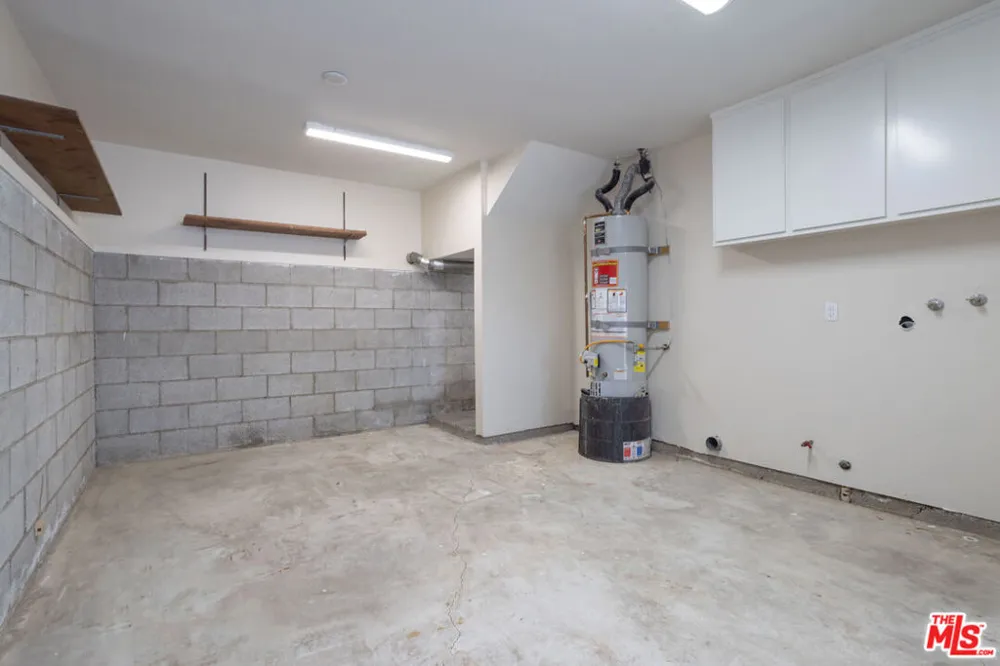 9140 Burnet Avenue #15 North Hills, CA 91343