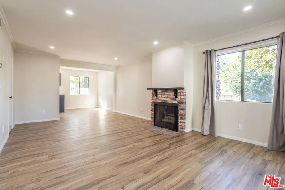 9140 Burnet Avenue #15 North Hills, CA 91343
