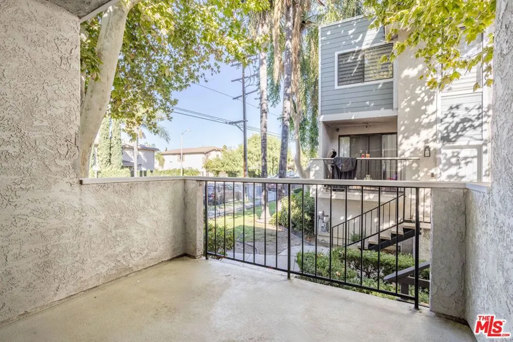9140 Burnet Avenue #15 North Hills, CA 91343