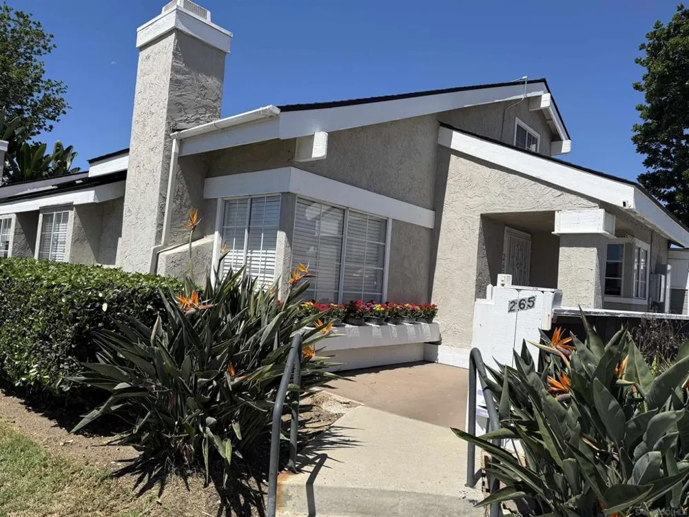 265 Riverview Way Oceanside, CA 92057
