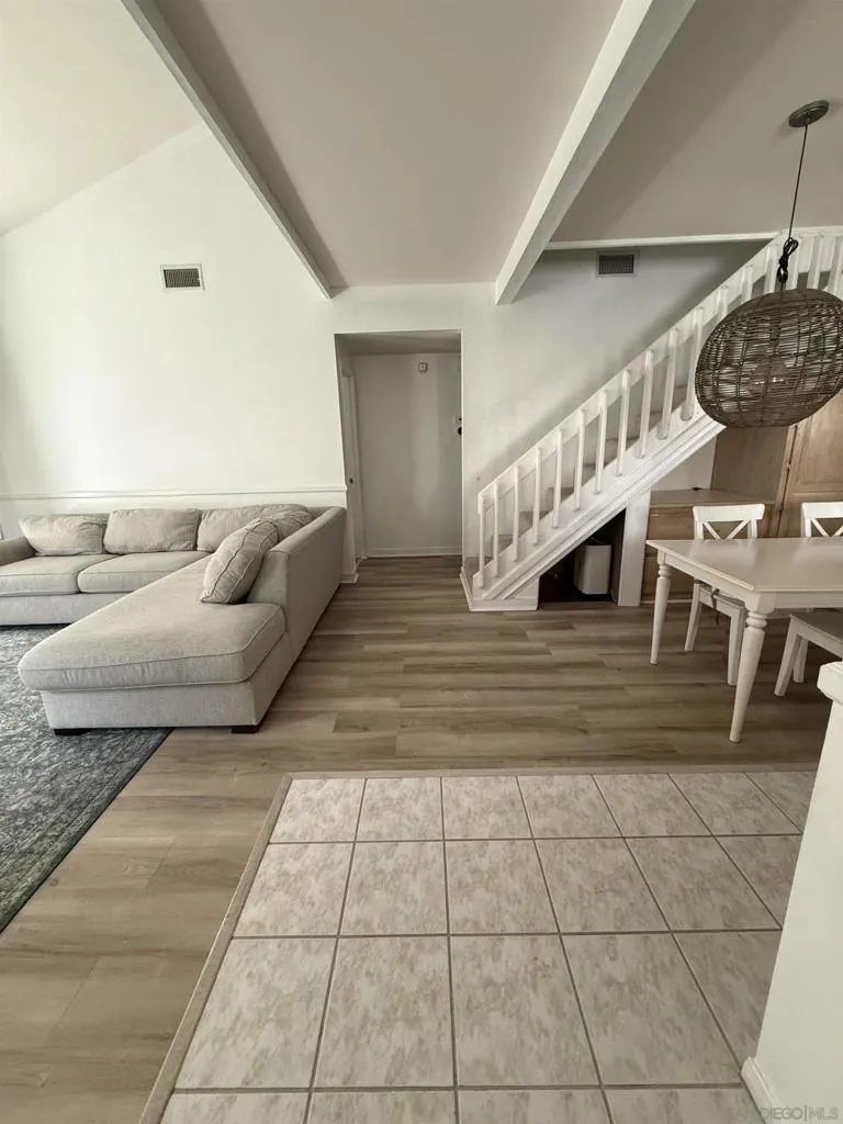 265 Riverview Way Oceanside, CA 92057