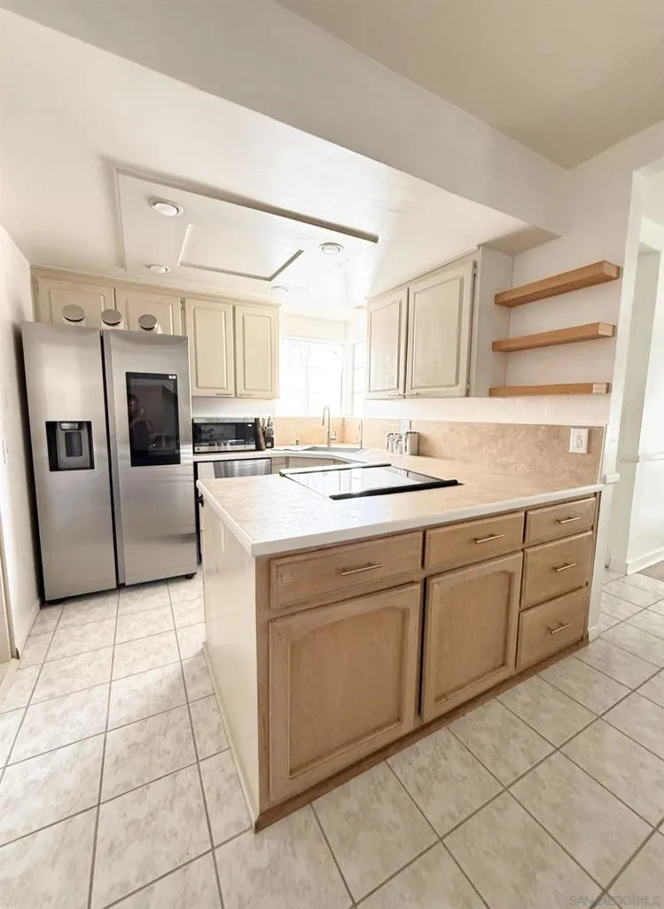 265 Riverview Way Oceanside, CA 92057