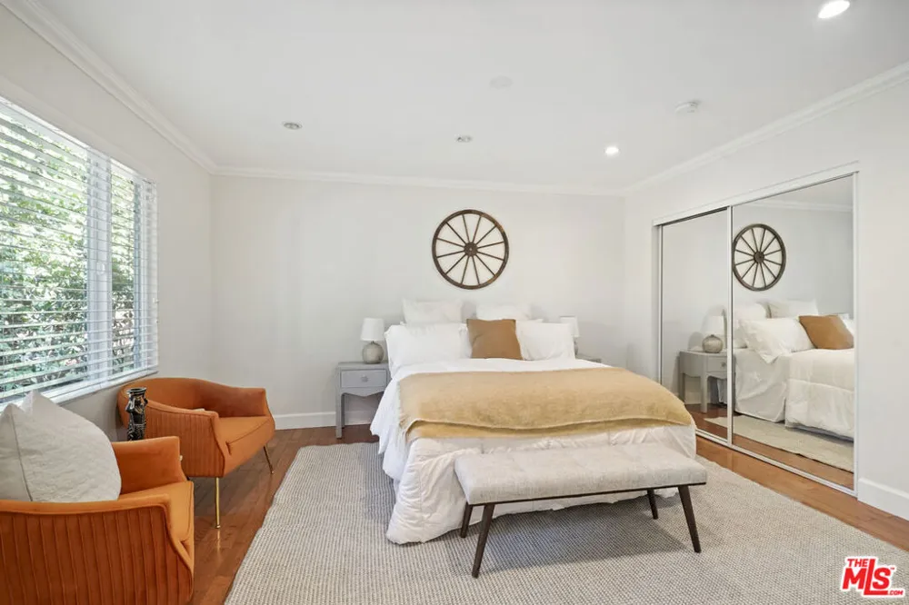 2452 Altadena Drive Altadena, CA 91001