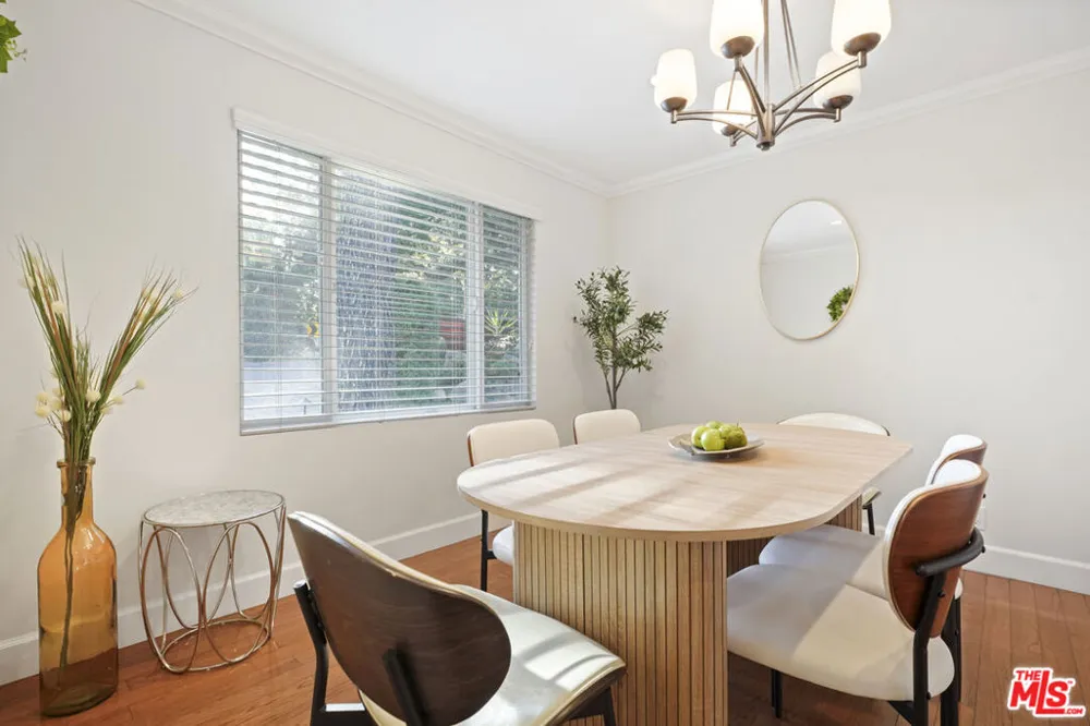 2452 Altadena Drive Altadena, CA 91001