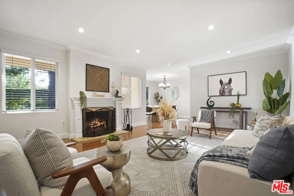 2452 Altadena Drive Altadena, CA 91001
