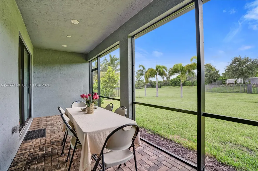 2357 Rollingwood Ct Oakland Park, FL 33309