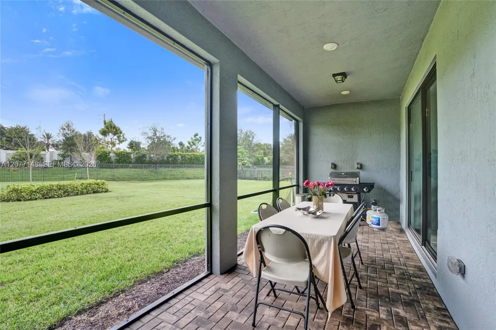 2357 Rollingwood Ct Oakland Park, FL 33309