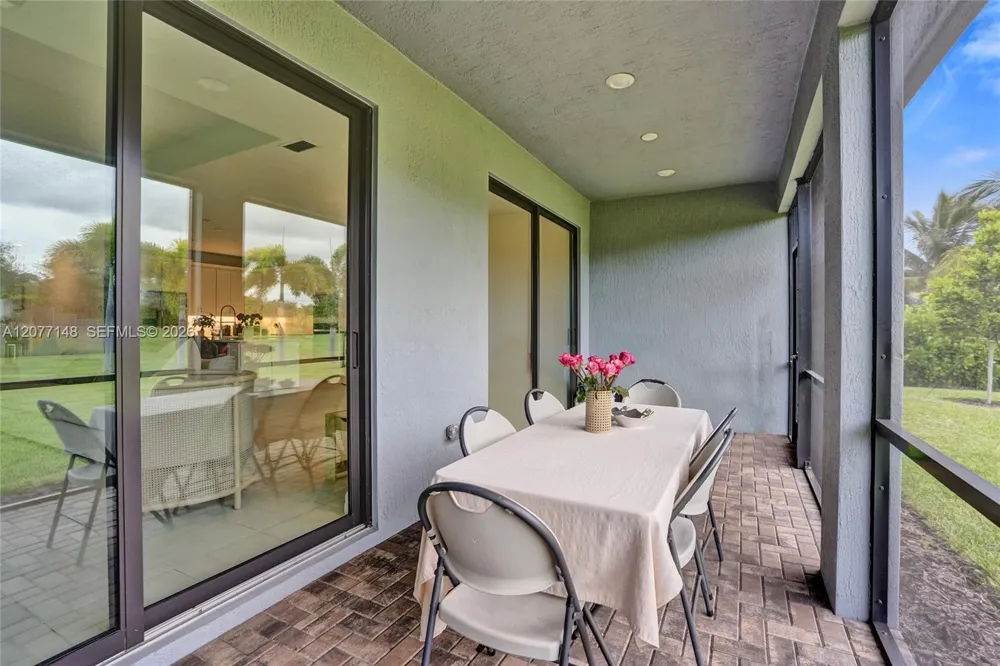 2357 Rollingwood Ct Oakland Park, FL 33309
