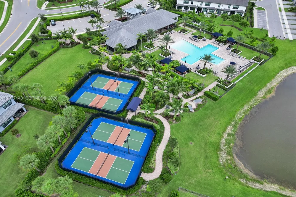 2357 Rollingwood Ct Oakland Park, FL 33309