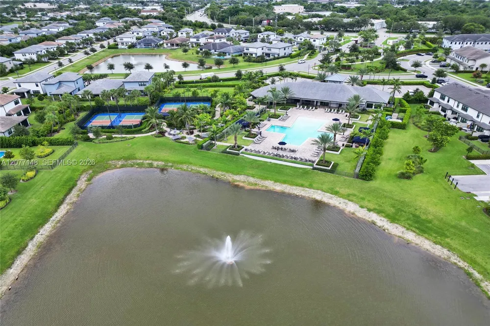 2357 Rollingwood Ct Oakland Park, FL 33309