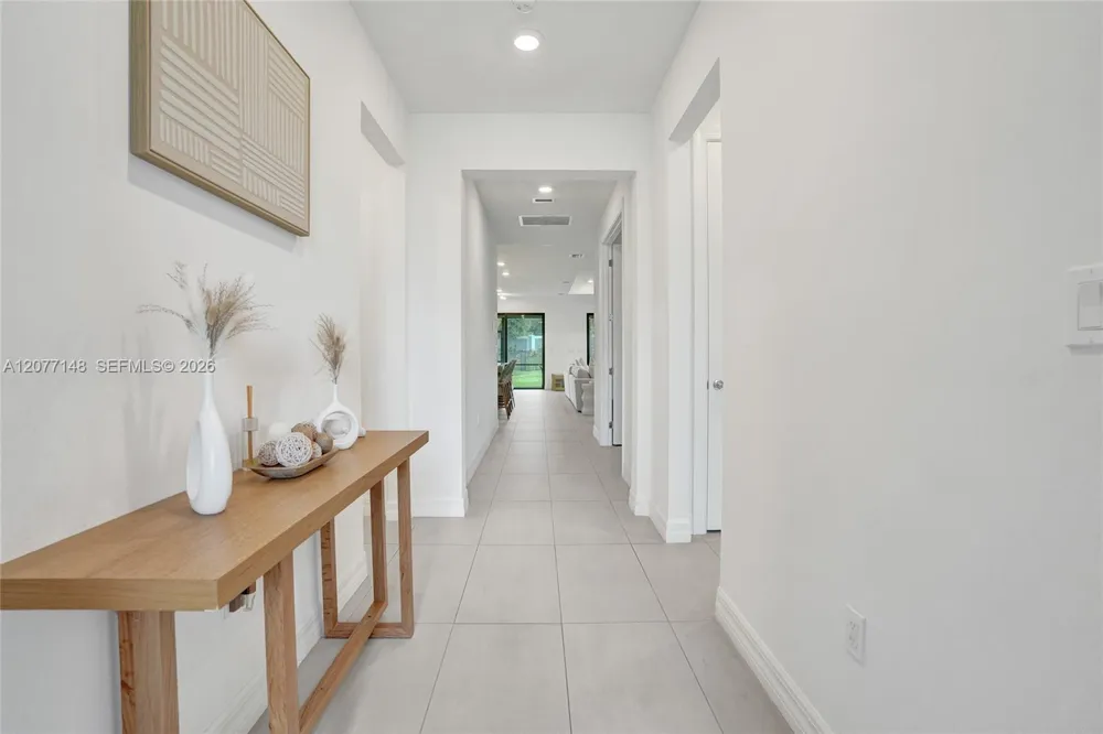 2357 Rollingwood Ct Oakland Park, FL 33309