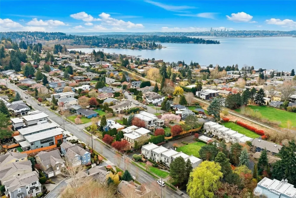6527 106th Avenue NE #10 Kirkland, WA 98033
