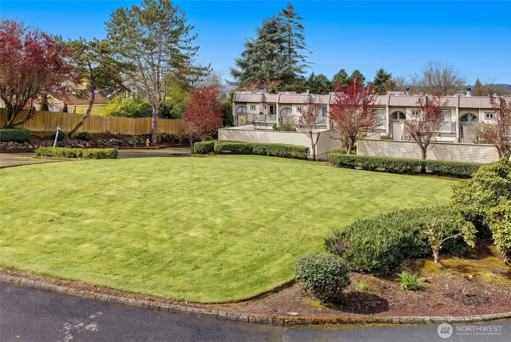 6527 106th Avenue NE #10 Kirkland, WA 98033