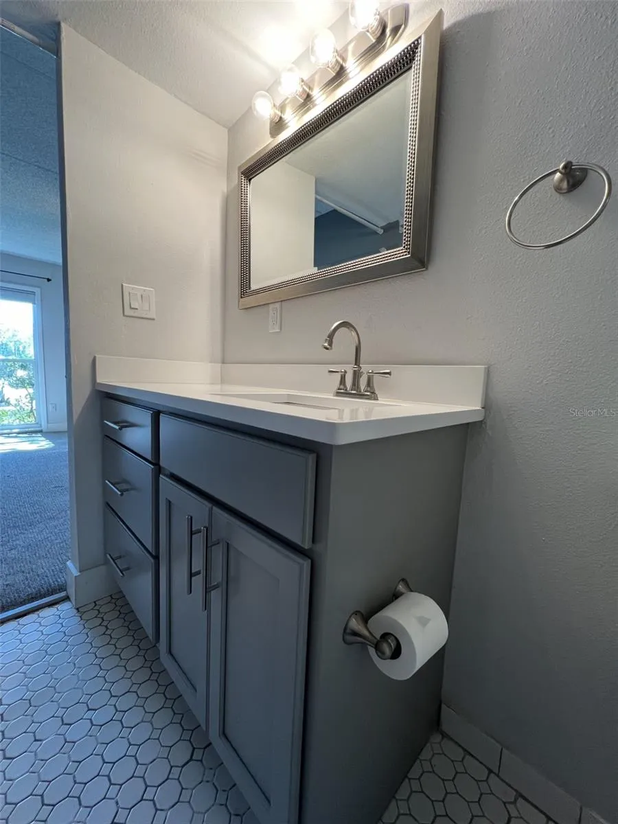 3325 BAYSHORE BOULEVARD #D16 Tampa, FL 33629
