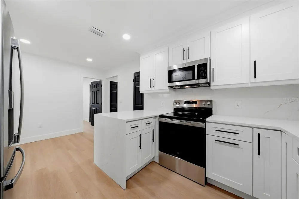2921 57 AVENUE St Petersburg, FL 33714