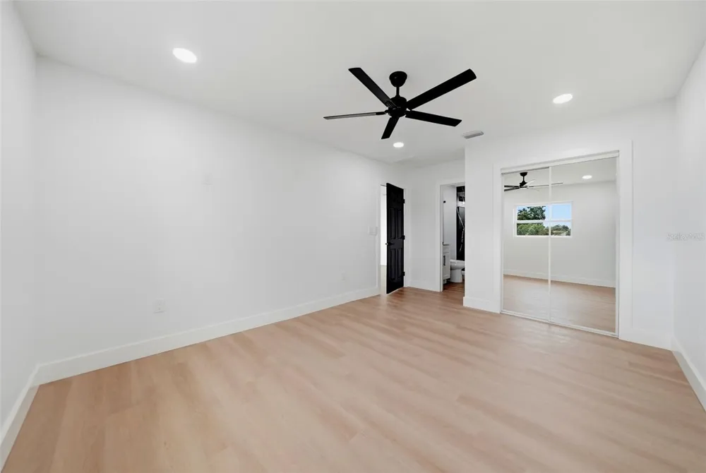 2921 57 AVENUE St Petersburg, FL 33714