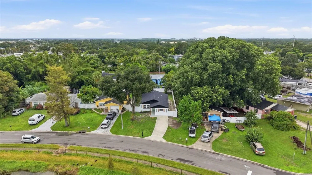 2921 57 AVENUE St Petersburg, FL 33714