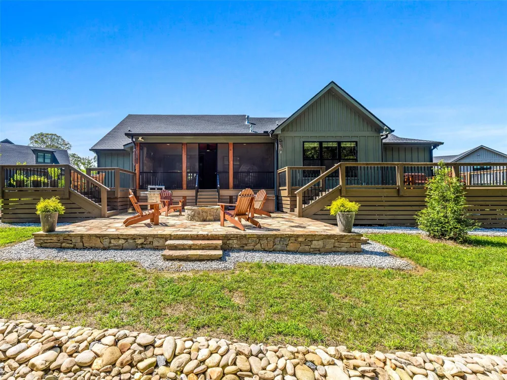 43 Lucy Lane Mills River, NC 28759