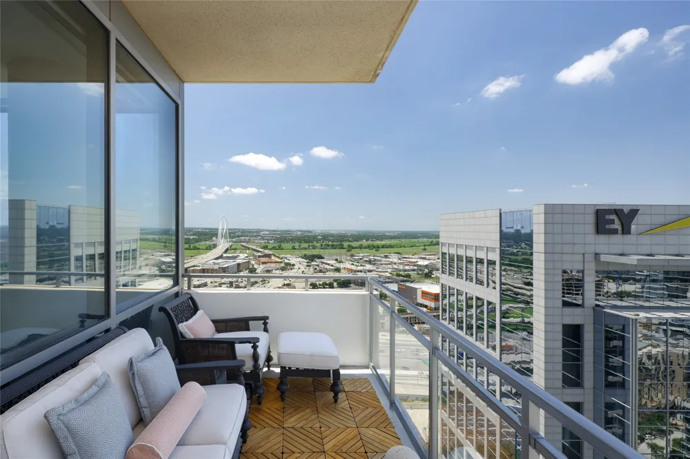 2200 Victory Avenue #2207 Dallas, TX 75219