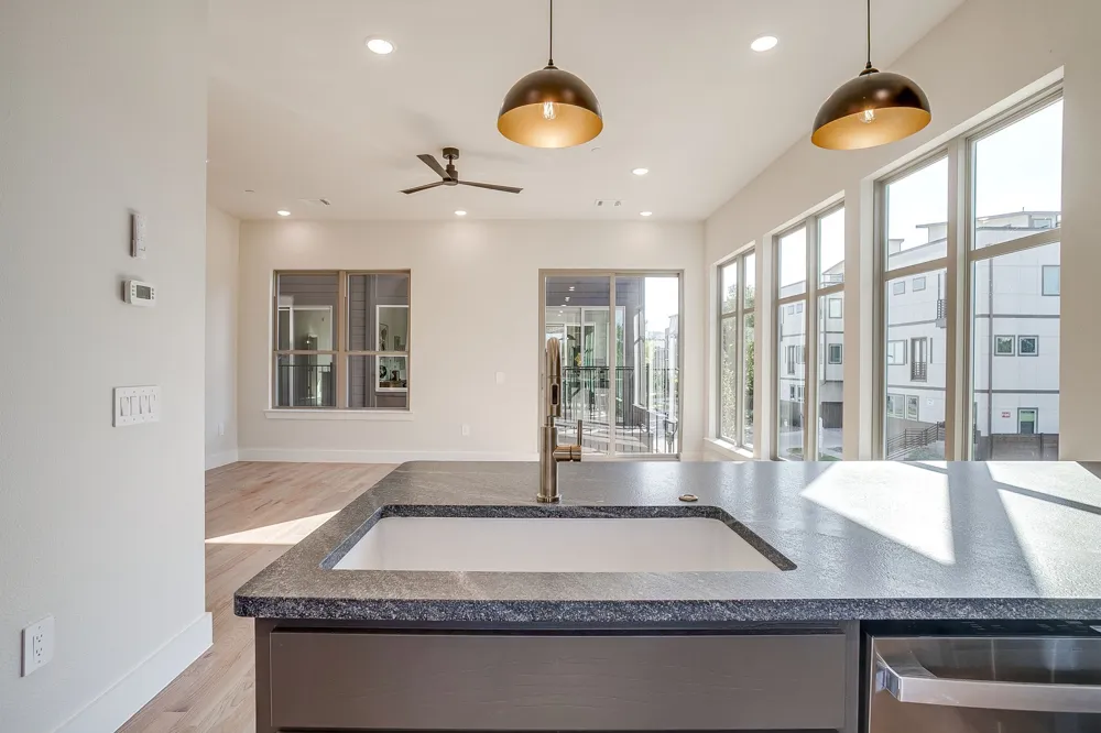 2824 Weisenberger Street #110 Fort Worth, TX 76107