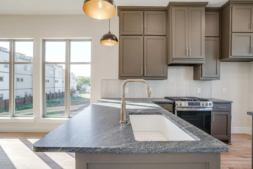 2824 Weisenberger Street #110 Fort Worth, TX 76107