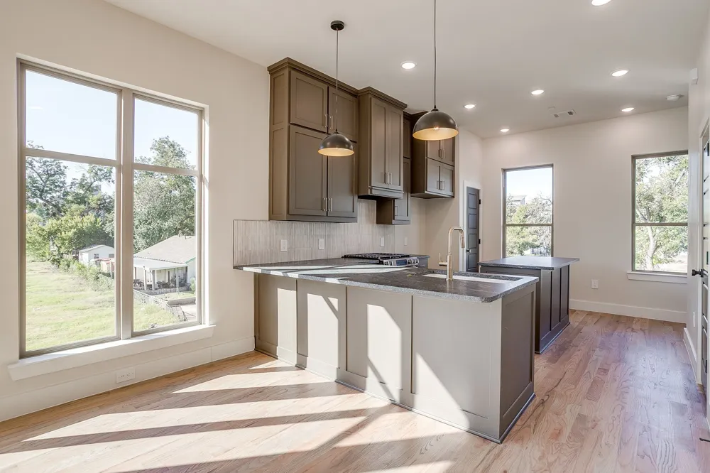 2824 Weisenberger Street #110 Fort Worth, TX 76107