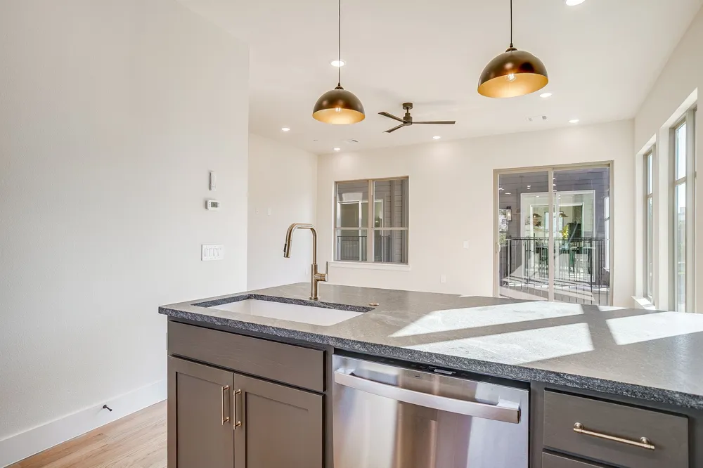 2824 Weisenberger Street #110 Fort Worth, TX 76107