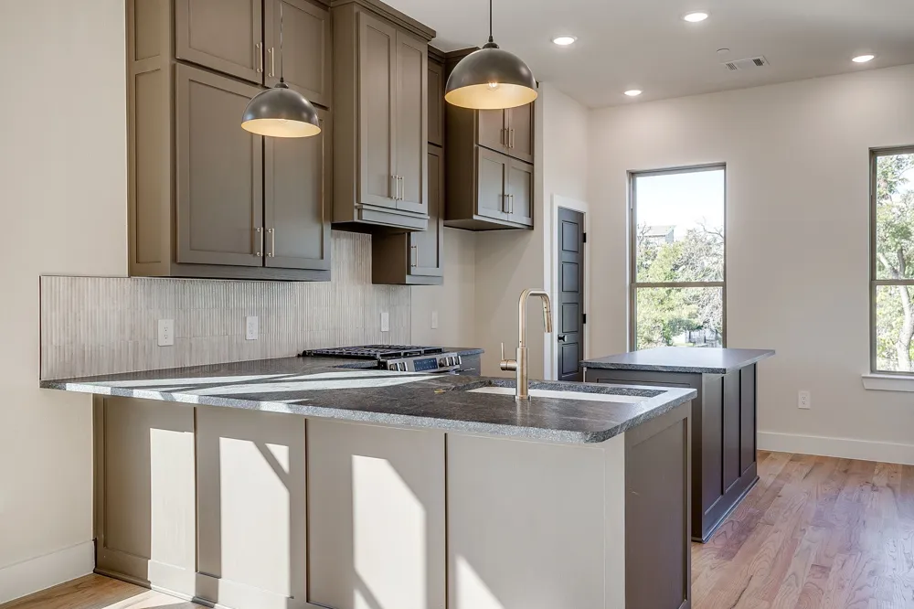 2824 Weisenberger Street #110 Fort Worth, TX 76107