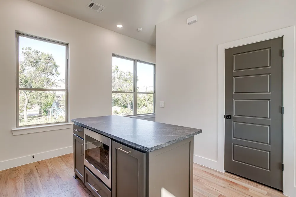2824 Weisenberger Street #110 Fort Worth, TX 76107