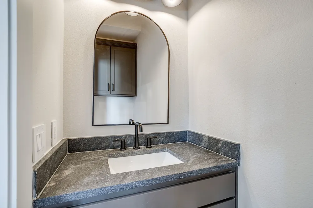 2824 Weisenberger Street #110 Fort Worth, TX 76107