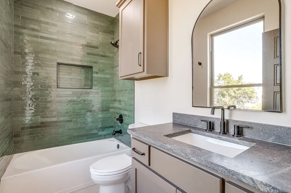 2824 Weisenberger Street #110 Fort Worth, TX 76107
