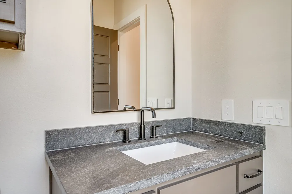 2824 Weisenberger Street #110 Fort Worth, TX 76107
