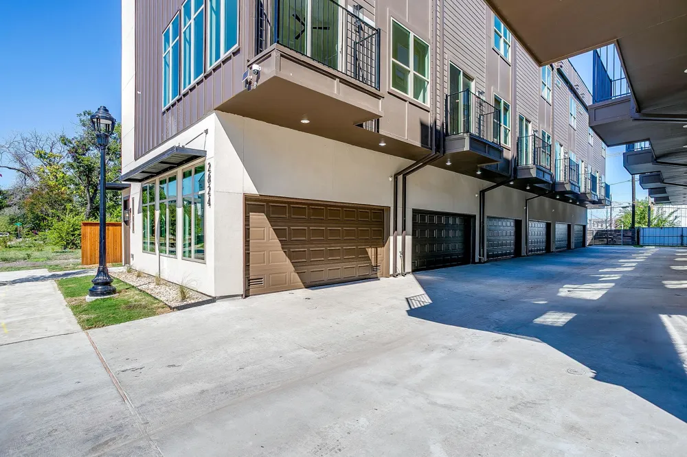 2824 Weisenberger Street #110 Fort Worth, TX 76107