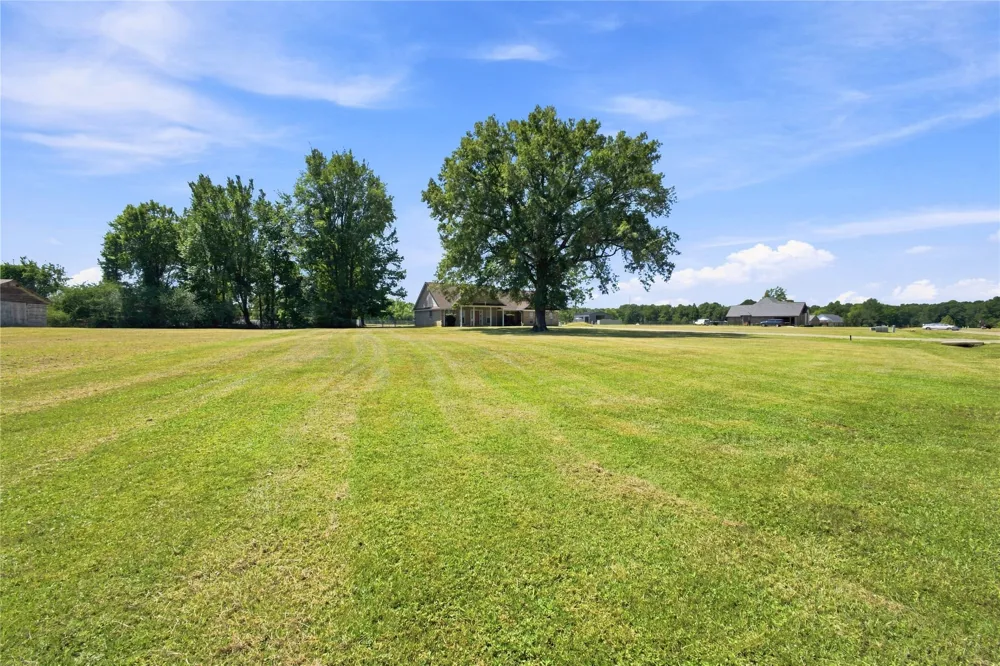 115 Barkman Creek Trace Rd Hooks, TX 75561