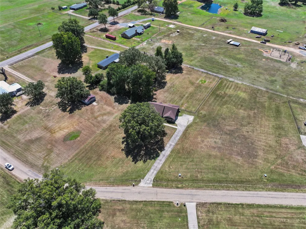 115 Barkman Creek Trace Rd Hooks, TX 75561